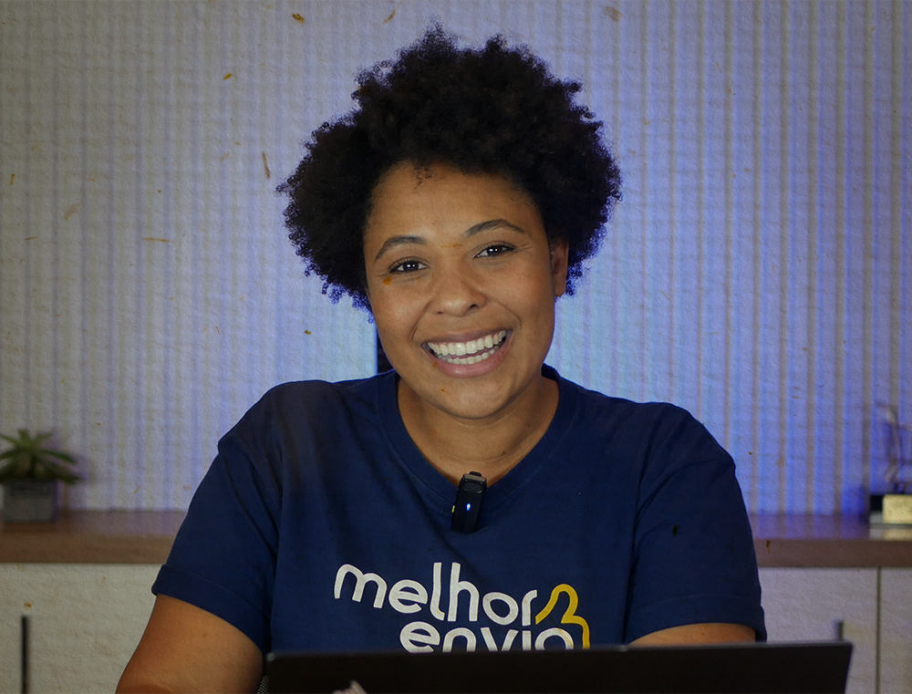 Foto da palestrante e representante do Melhor Envio, Tamires Brum